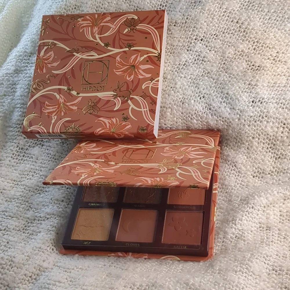 HIPDOT Pressed Pigment/Glitter Palette in Witchy Warms, 22g/0.78oz